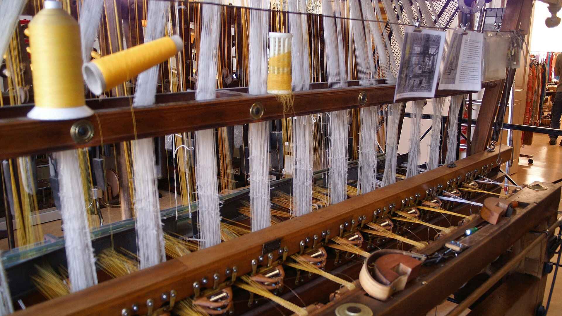 Fabric guide